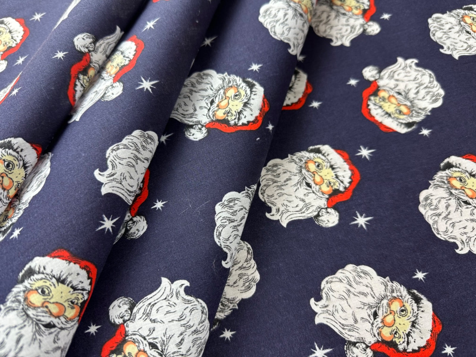 i341 Smiling Christmas Santa Navy