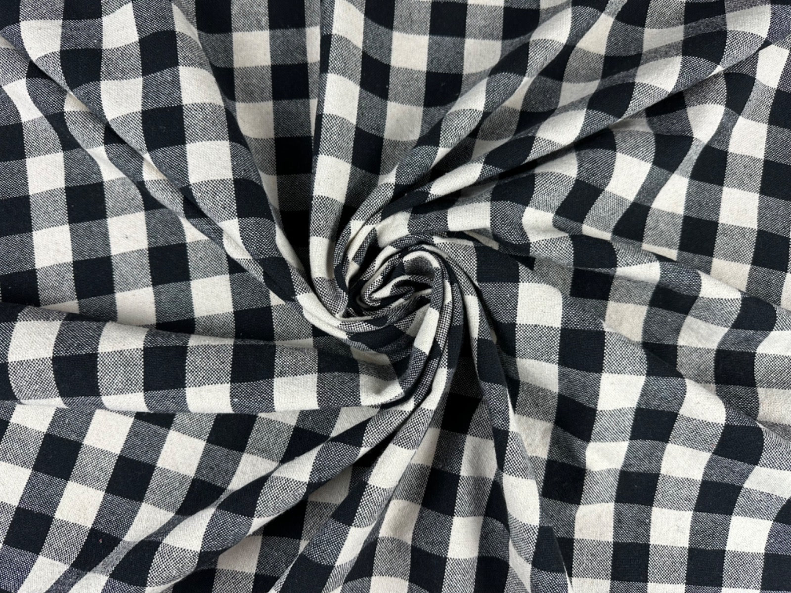 H360 Rustic Chunky Gingham Black