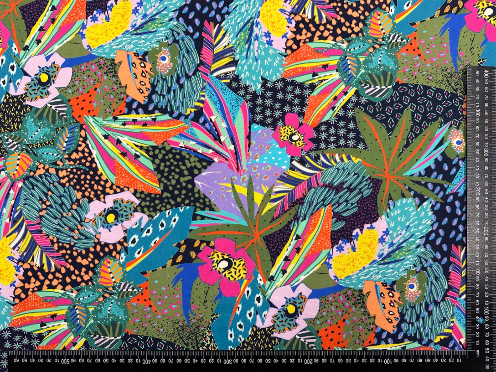 H369 90’s Jungle Viscose Multi