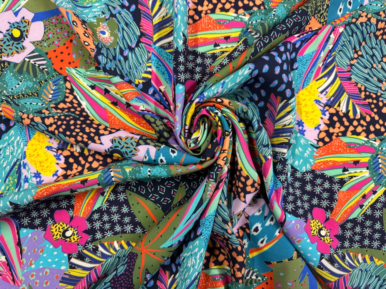 H369 90’s Jungle Viscose Multi