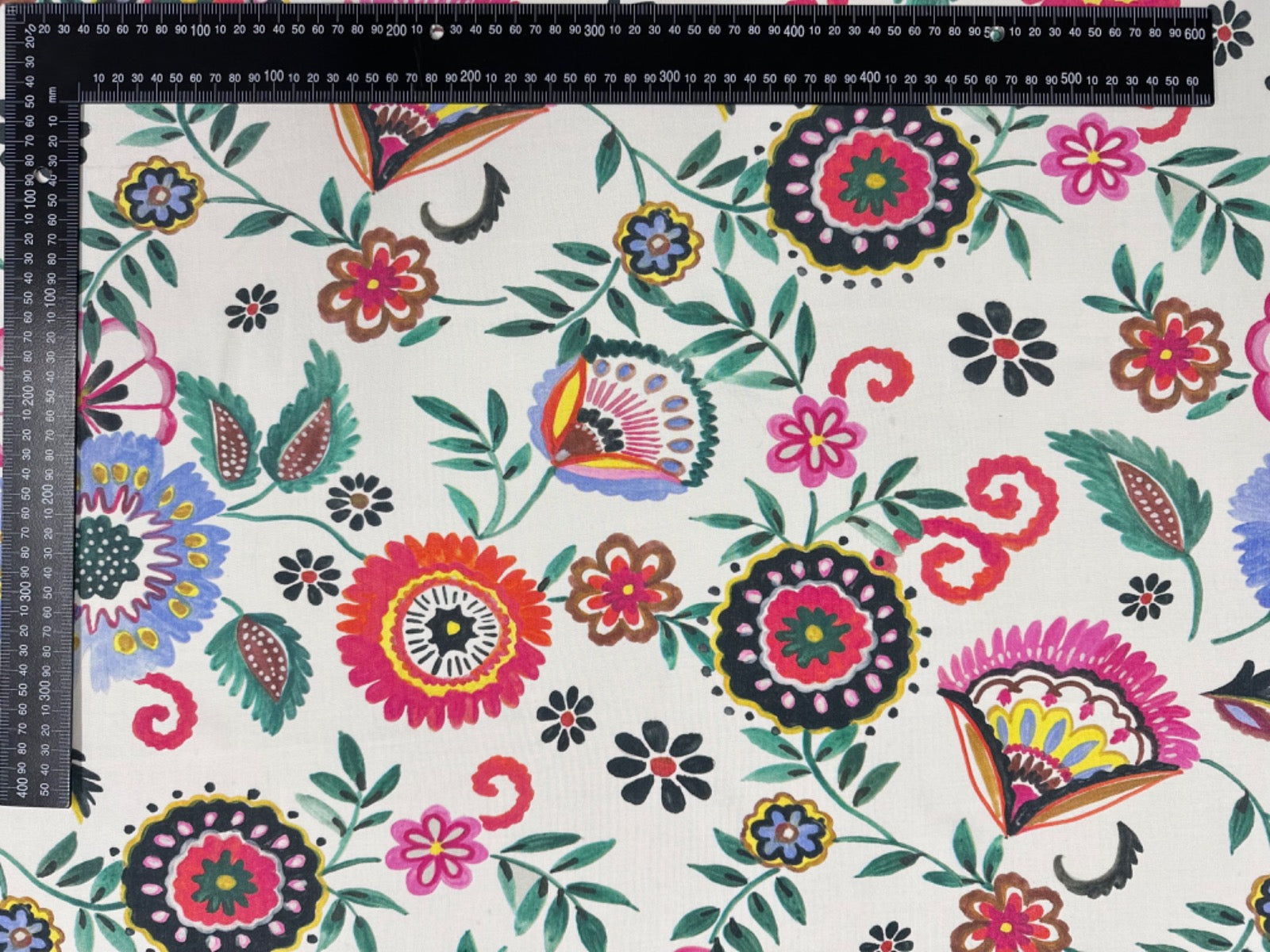 H366 Folklore Viscose Multi
