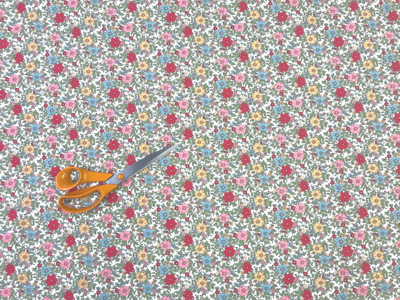 Vintage Floral Red Pink C447