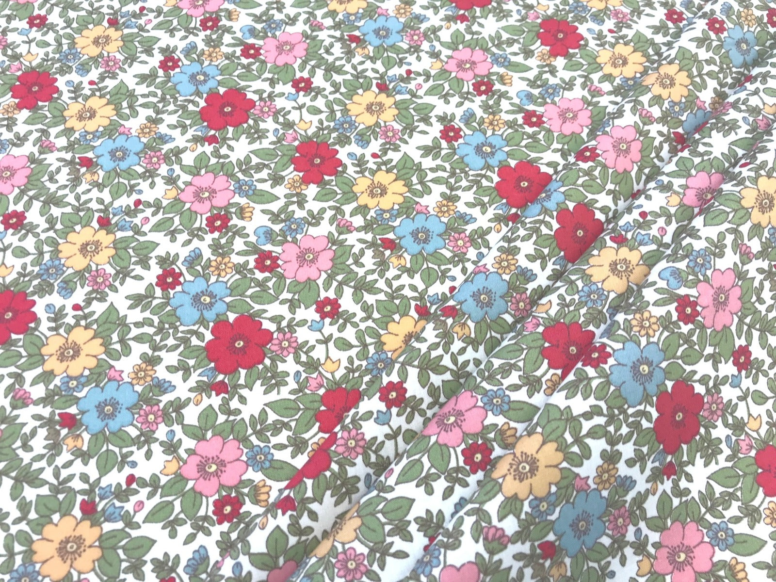 Vintage Floral Red Pink C447