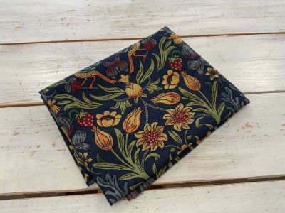RE3913 0.9m Christmas tree linen  (140cm wide) 